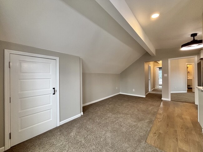 Photo - 2503 N Madelia St Unit 2