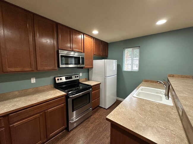 Photo - 1613 Burnside Pl Unit A
