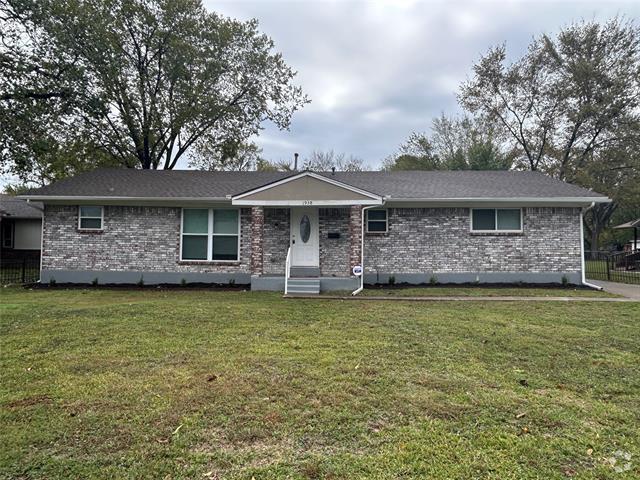 Building Photo - 1938 Stephenson Dr Rental