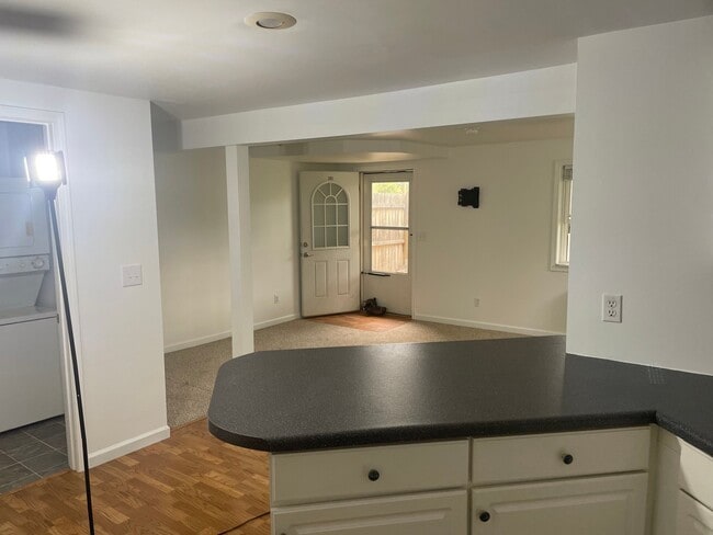 Photo - 399 James St Unidad 383