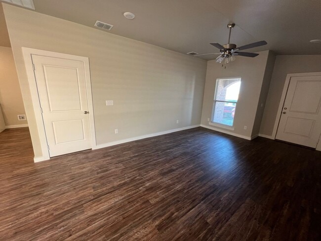 Photo - 2119 Kokomo Ave Unidad Willowbend - 2119 Kokomo Ave  A