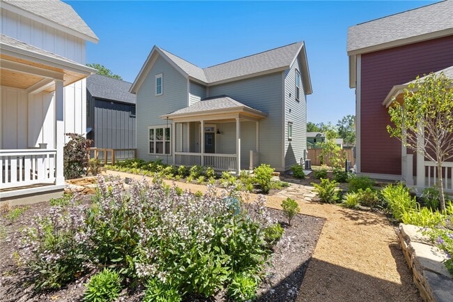 Photo - 267 E 11th St