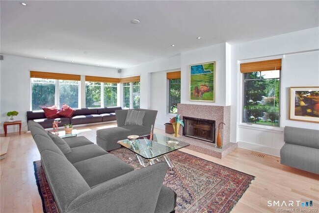 Photo - 2 Bluewater Hill S