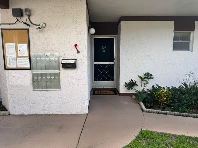 Photo - 7 Greenway Village N Unit 107