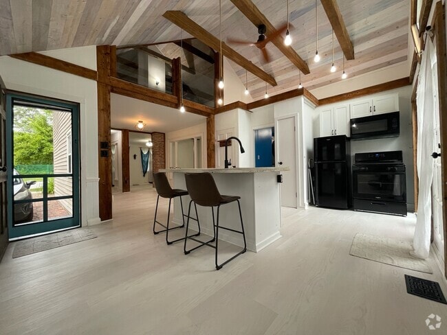 Building Photo - 2185 Columbus Rd Rental