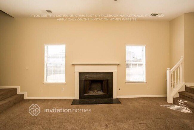 Photo - 572 Lakewater View Dr