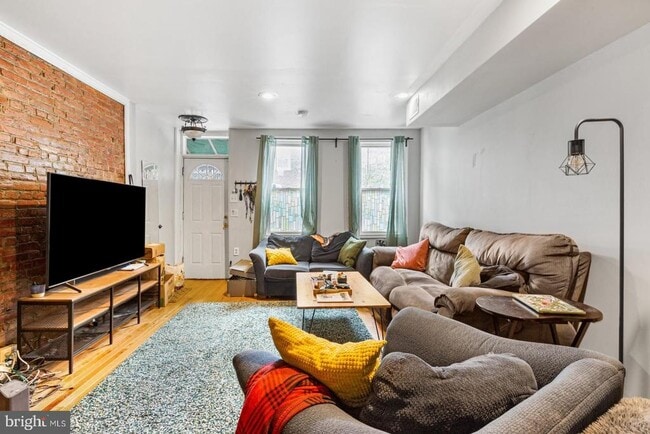 Photo - 633 Hoffman St