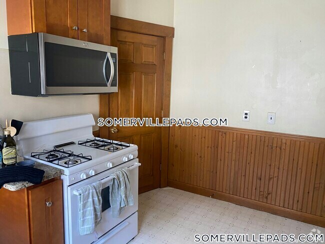 Building Photo - 142 W Adams St Rental