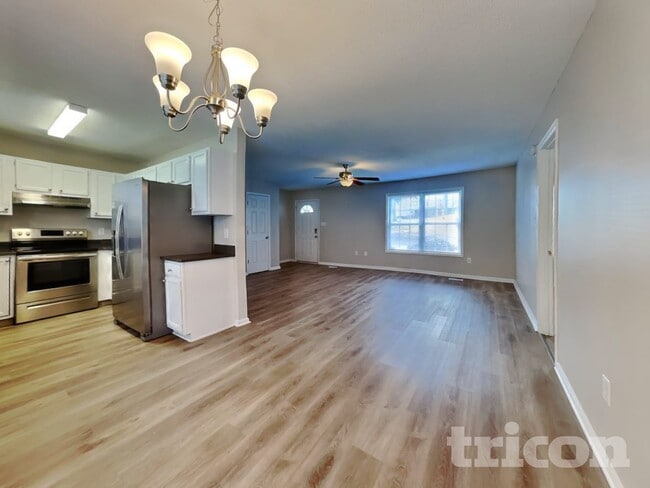 3008 Brittany Dr