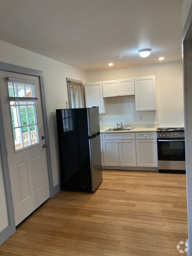 Building Photo - 188 S Champlain St Rental