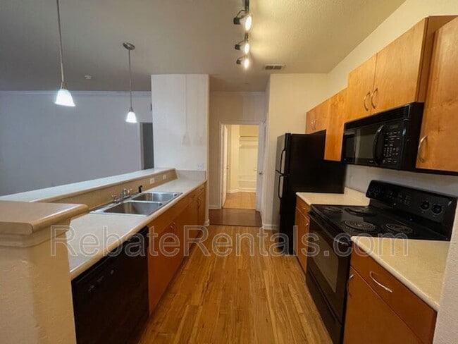Photo - 8290 Gate Pkwy W Unit #505