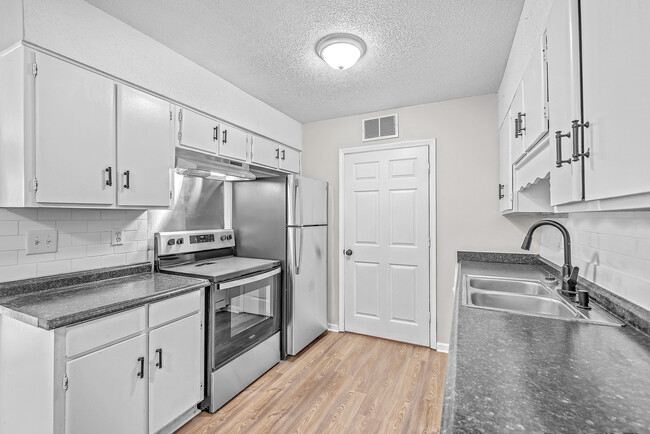 Photo - 1402 Camp Rd Townhome