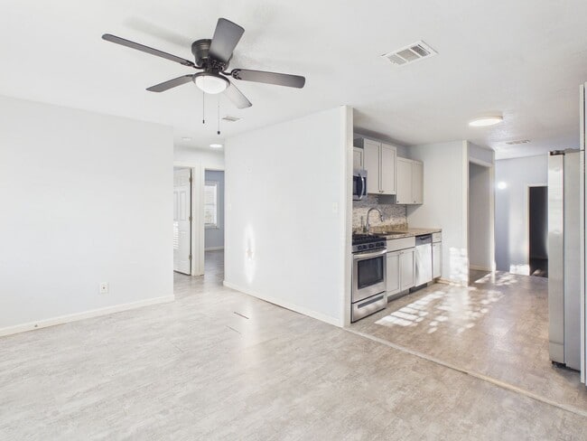 Photo - 4620 S Hayden St