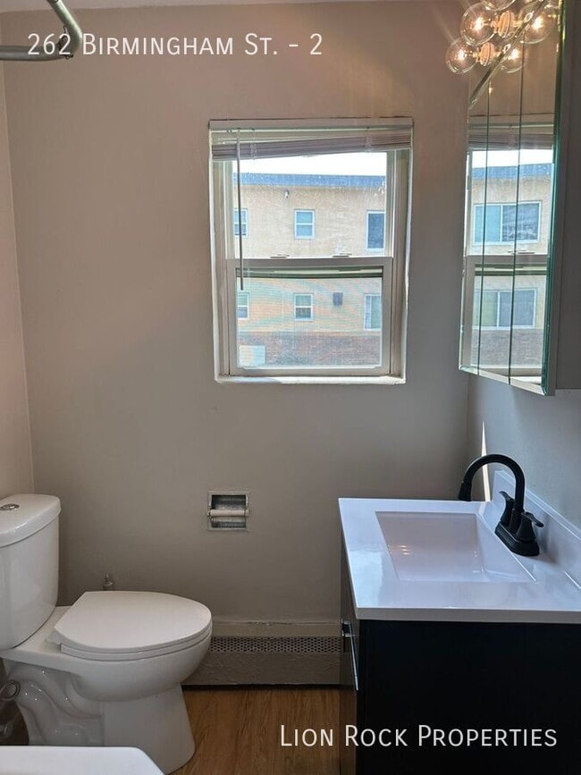 Photo - 262 Birmingham St Unidad 2