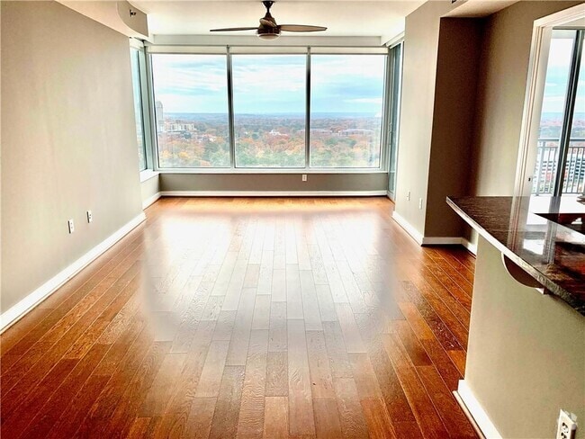 Building Photo - 3338 Peachtree Rd NE Unit 2608 Rental