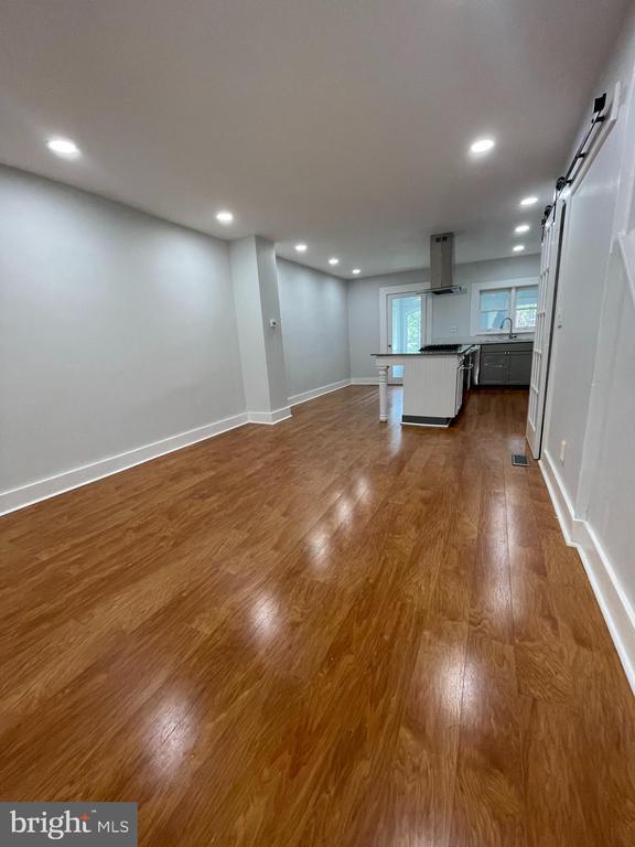 Photo - 4540 Manorview Rd