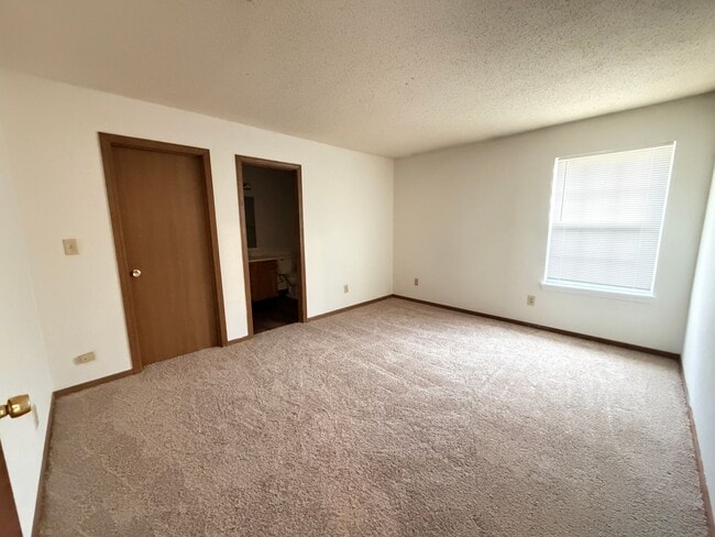 Photo - 4020 Crabtree Ct