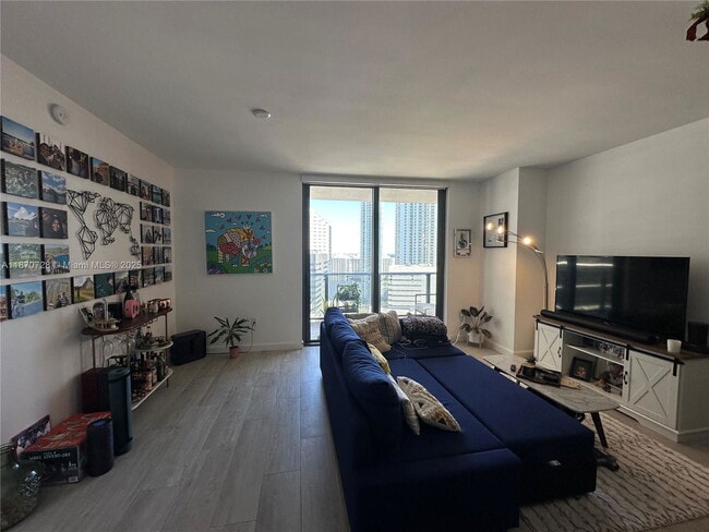 Photo - 45 SW 9th St Condo Unit 1902
