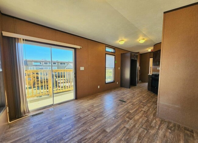 Photo - 140 Holy Temple St