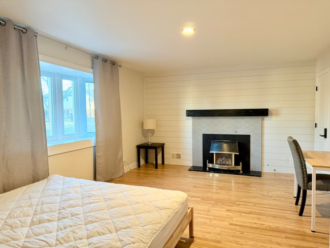 Building Photo - 9989 Dodge Dr