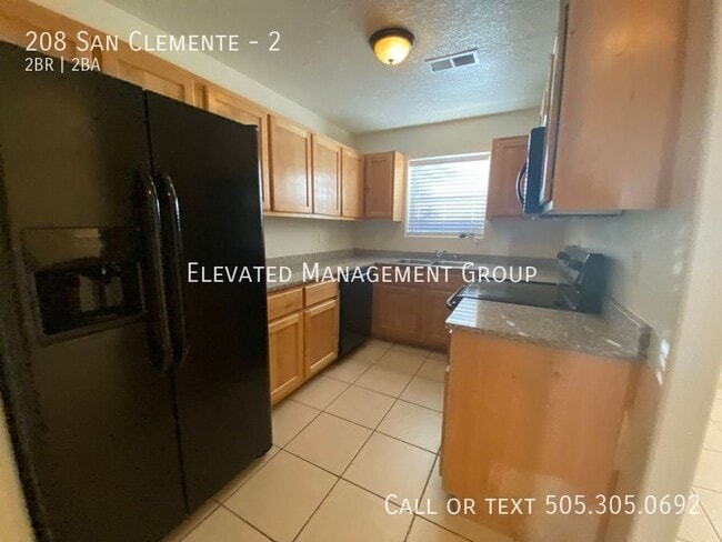 Building Photo - 208 San Clemente Ave Unit 2