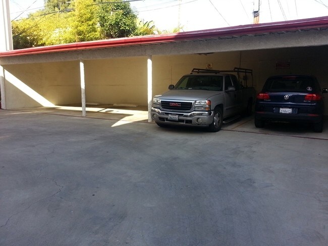 Photo - 1136 N Ogden Dr