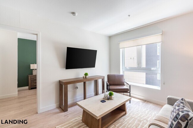 800 S Harvard Blvd Unit 305