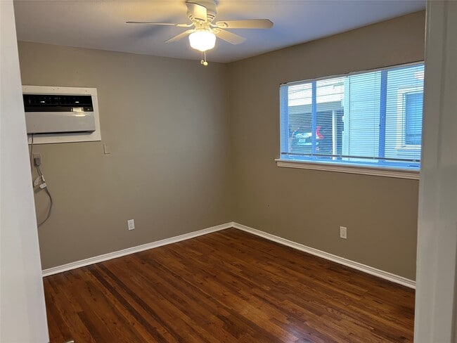 Building Photo - 4307 W Alabama St Unit 2 Rental