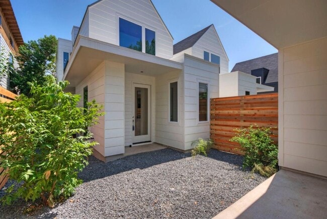 Photo - 1610 Ravey St Unidad A Rental