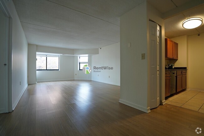 Building Photo - 10 Magazine St Unit 410 Rental