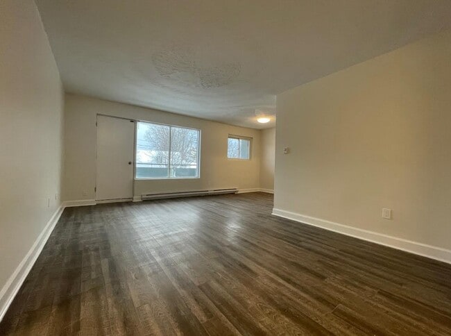 Building Photo - 222 Queen St Unit 601