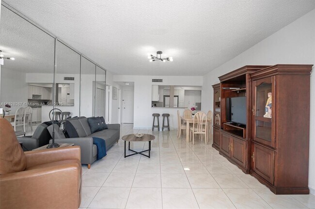 Photo - 3505 S Ocean Dr Unidad 315