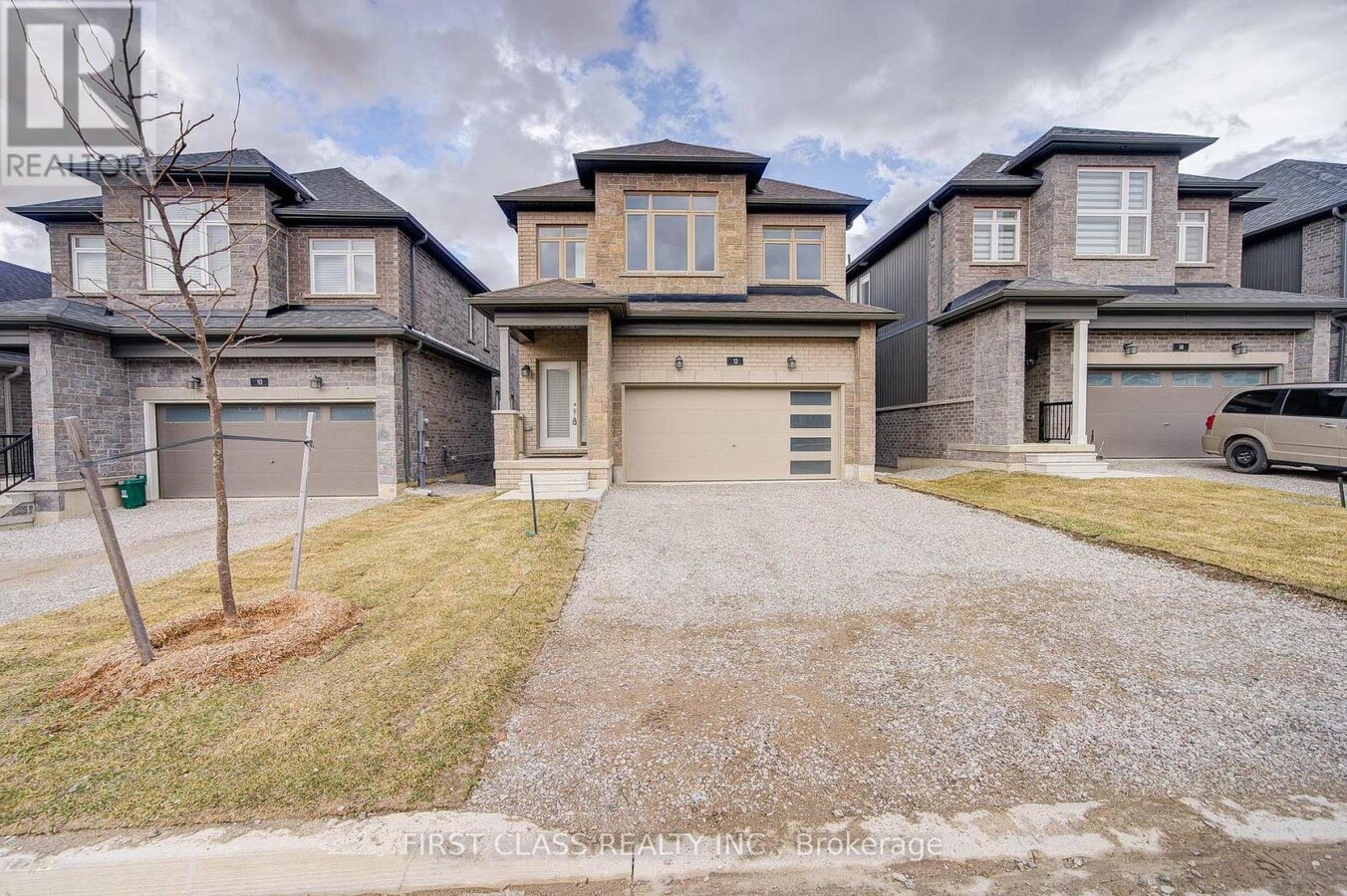 Photo - 12 Barnyard Trl