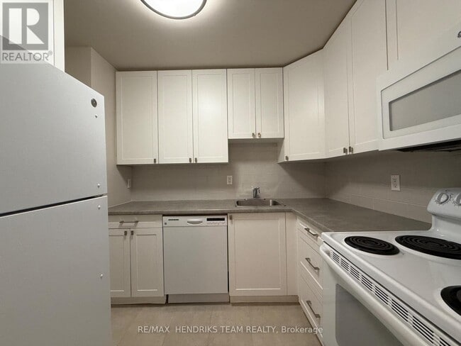 Photo - 33 Leaside Dr Unit 402