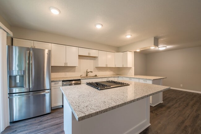 Building Photo - 5590-5592 Timber Lane Shorewood MN Unit 5592 Timber Lane