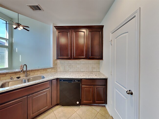 Photo - 1323 Laura Hills Ln