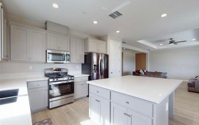 Photo - 443 Eel River Ln