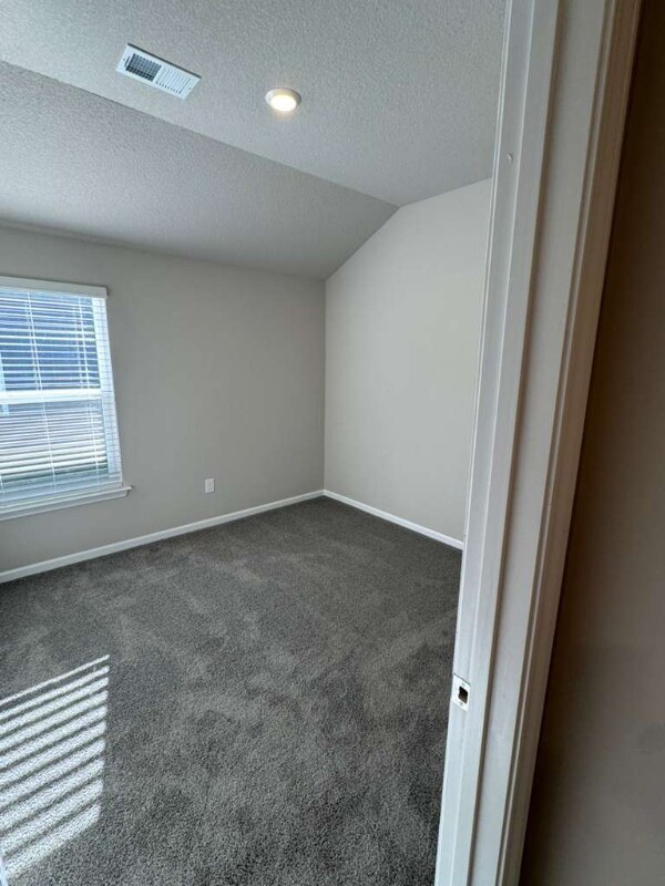 Photo - 526 W Fountain Cir