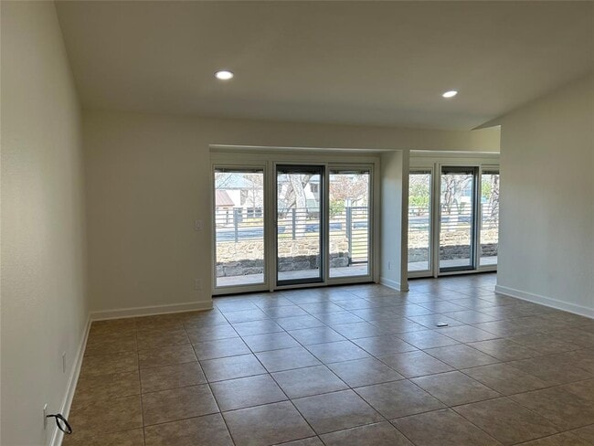 Photo - 100 Bay Point Dr Unit 7