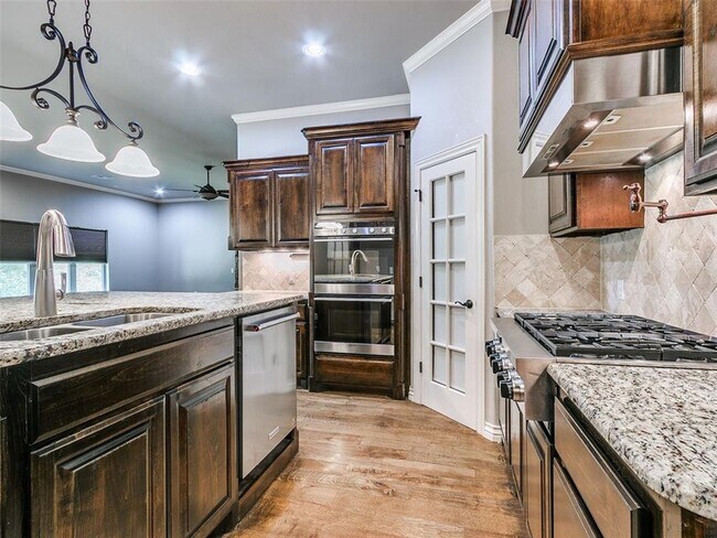 Photo - Stunning 5-bed home in Edmond's Bella Terra