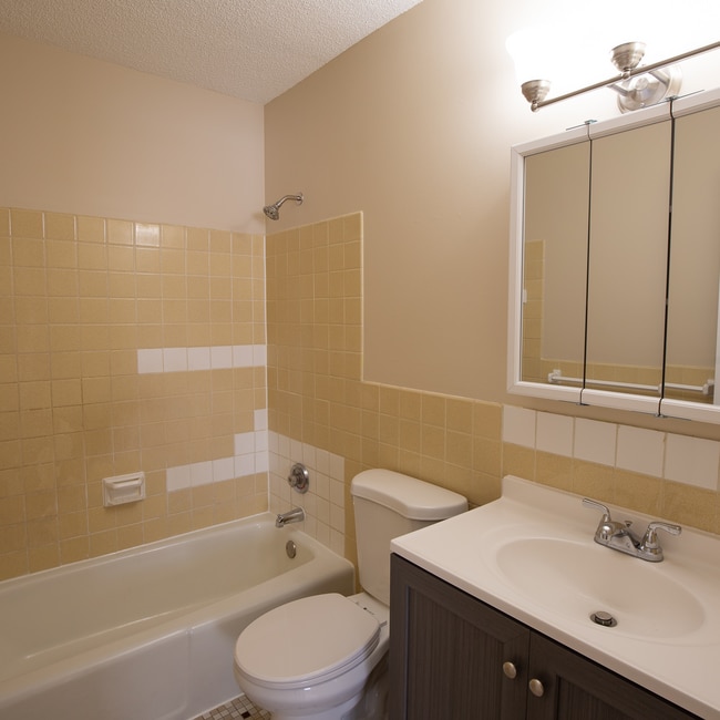 2061 McKnight Rd - 211-9.jpg - Aspen Village