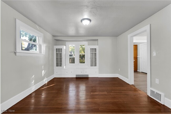 Photo - 5223 Clement Ave