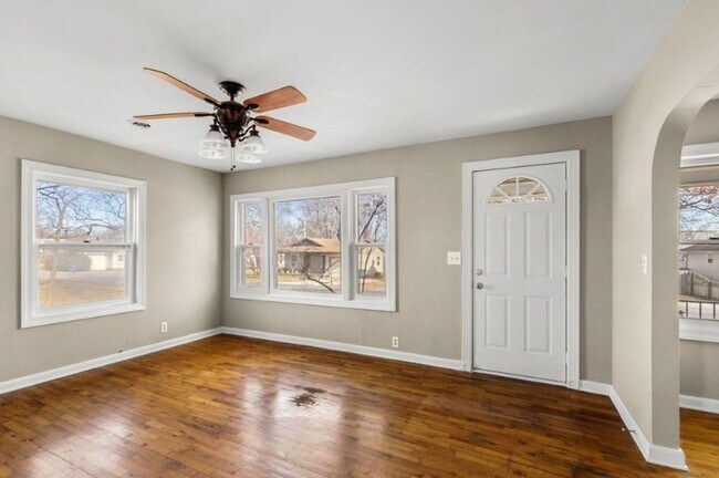 Photo - Available Now 2 bedroom 1 bathroom 1 car garage in Nixa!!