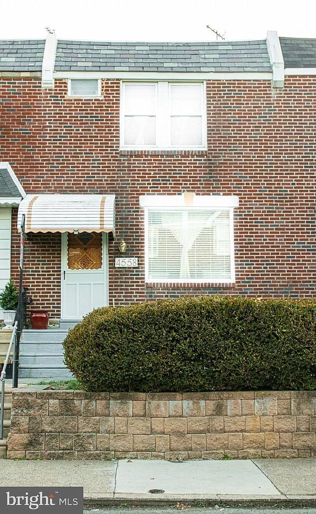 Building Photo - 4558 Oakmont St