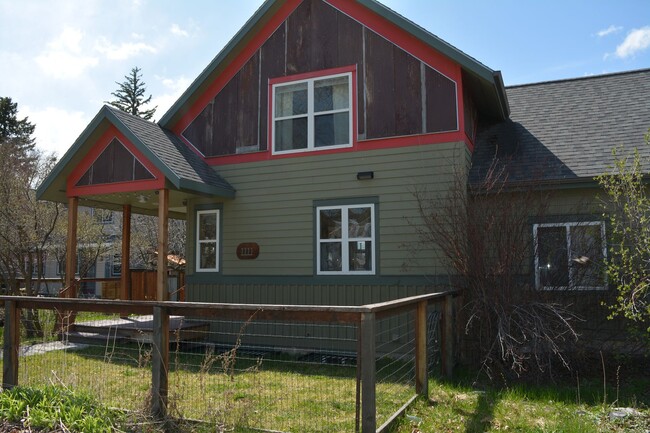 Building Photo - 3 Bed 2 Bath Beautiful Craftsman Home in Missoula $2,900/month