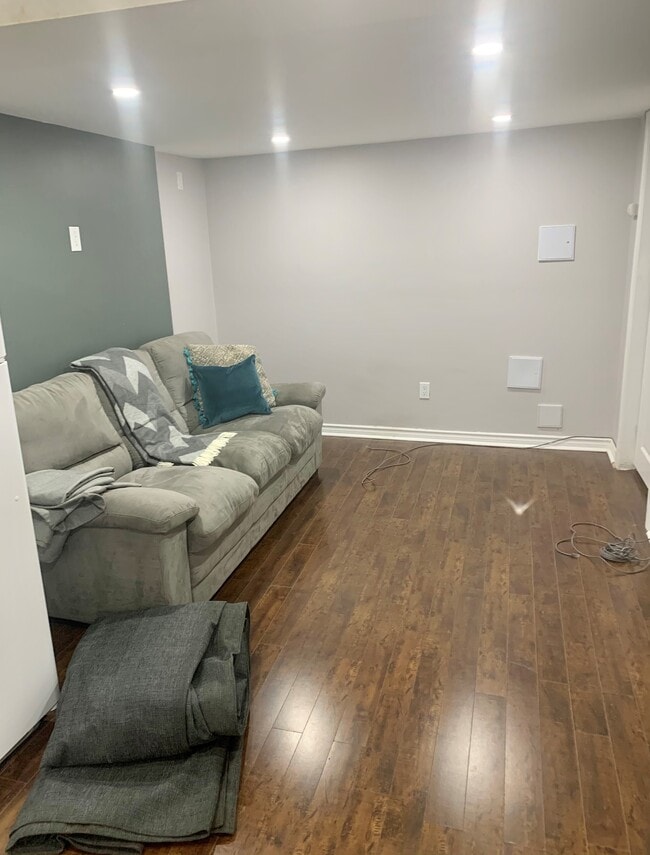 Photo - Bright clean 1 bedroom apartment with outdoor space