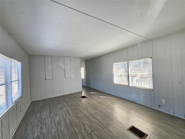 Photo - 503 Longfellow Blvd