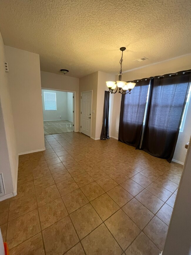 2204 Delfinio Dr SE