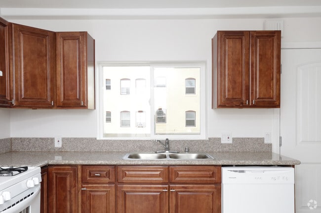 2 habitaciones, 3 baños - 910 pies cuadrados - 1039 S Lake St