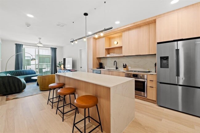 Building Photo - 2323 S Lamar Blvd Unit 520